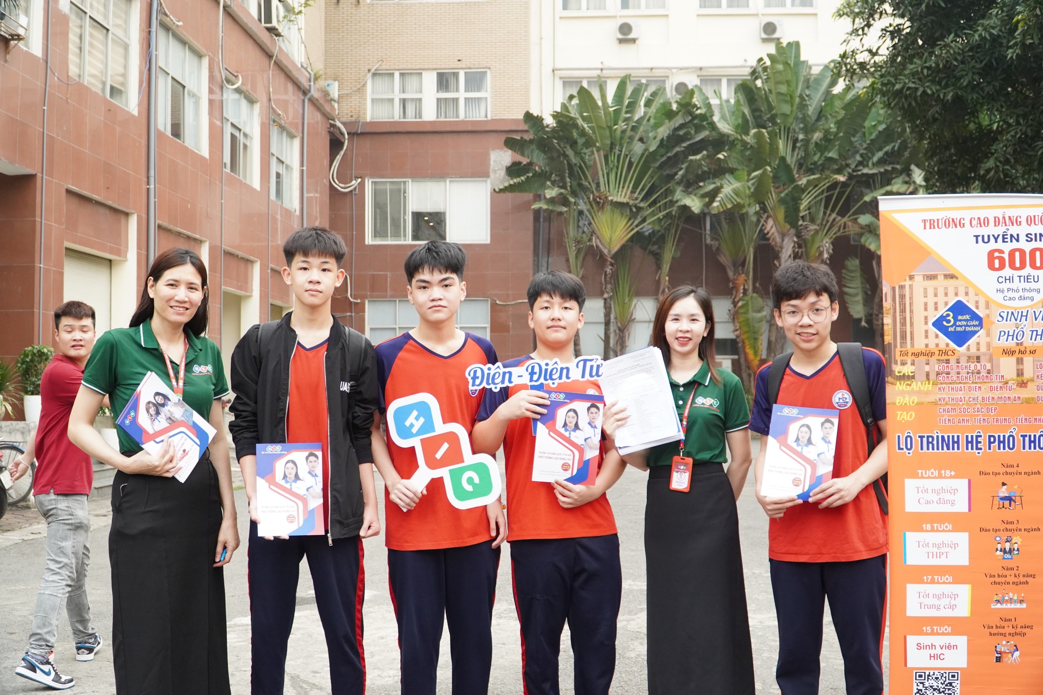 Trường Cao đẳng Quốc tế Hà Nội tham dự “Ngày hội hướng nghiệp cho học sinh các trường THCS quận Nam Từ Liêm”